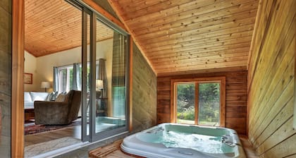 Private Killington Home w/ Indoor Hot Tub and 2 Living Rooms
