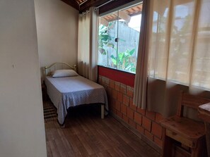 1 habitación, tabla de planchar con plancha y wifi gratis