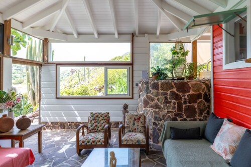 Oceanfront Home in St Barth, 2BR — Steps from the water / Petit-Cul-de-sac