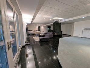 1 makuuhuone, työpöytä, Wi-Fi, vuodevaatteet