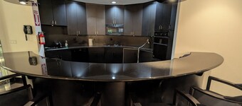Cozy large space with private Sauna, gym & office in a tranquil neighborhood