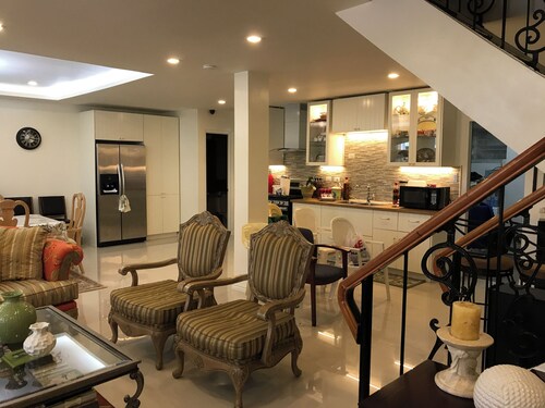 Cebu City - Talisay - Large, Spacious, Clean and Elegant Home  for 6+ Guests
