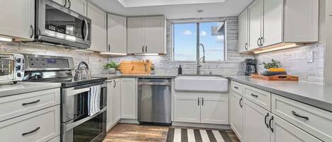 Fridge, microwave, oven, stovetop
