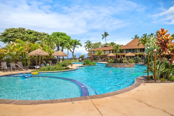 Pool - Beachside beauty! Garden views and steps to beach (Lahaina)