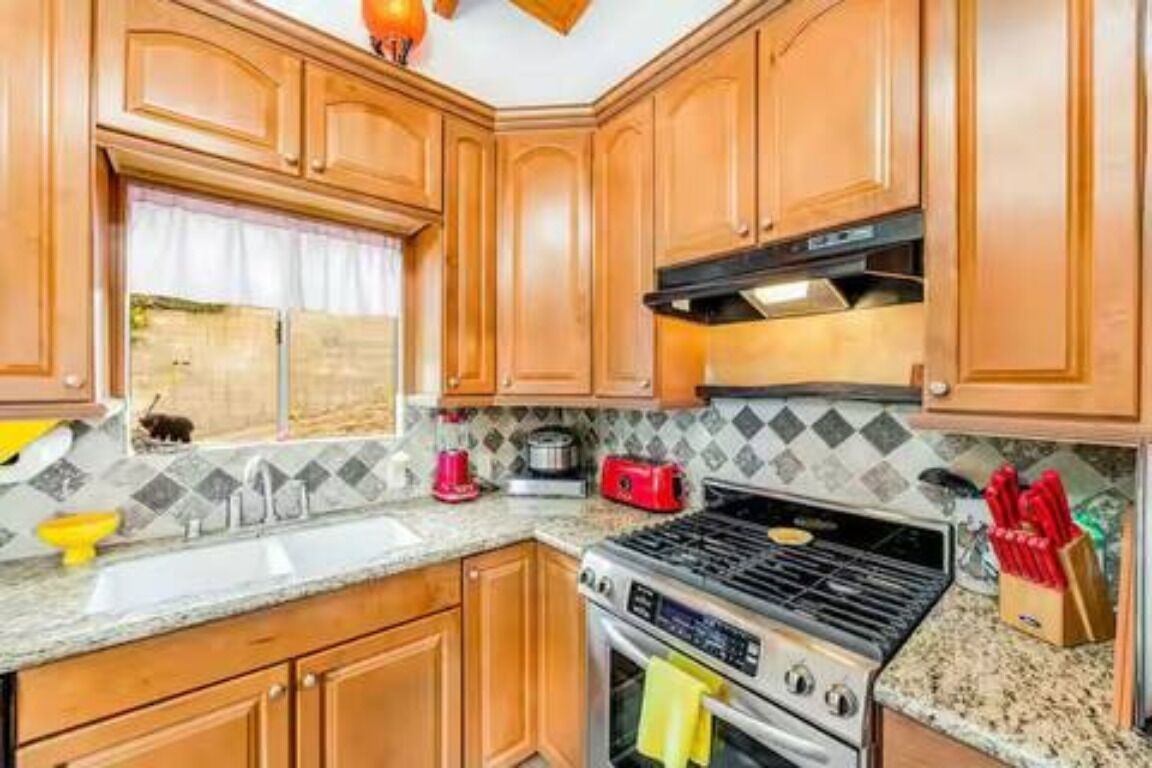 Frigorifero, forno, piano cottura, lavastoviglie