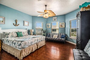 2 bedrooms, desk, free WiFi, bed sheets - Retreat | Steps to Beach | Dog Haven | Sleeps 12 (Crystal Beach)