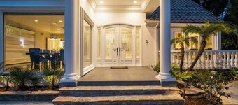 Private 5 bed/6bath Encino Estate w/ Pool