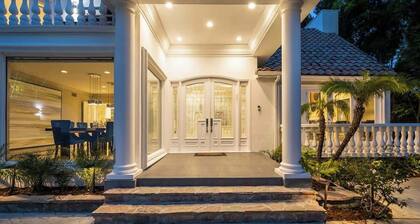 Private 5 bed/6bath Encino Estate w/ Pool