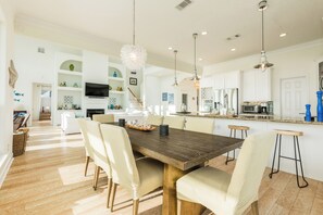 Dining - Luxury | Beachfront | Large Deck | Group Ready (Crystal Beach)
