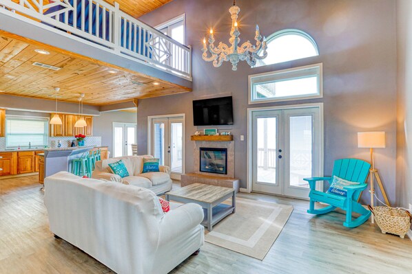 Smart TV, fireplace
