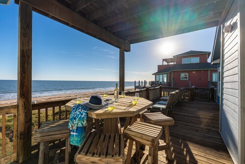 Prime | Beachfront | Private Gazebo | Sleeps 14