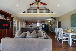 TV - Stunning | Beachfront | Large Deck | Sleeps 14 (Gilchrist)