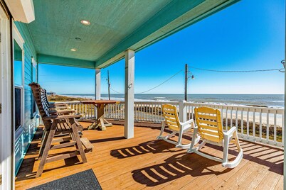 Stunning | Beachfront | Dog Friendly | Sleeps 8
