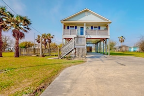 Exterior - Escape | Family Fun | Couples Retreat | Sleeps 6 (Crystal Beach)