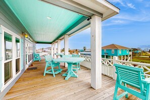 屋外ダイニングエリア