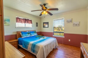 3 bedrooms, desk, free WiFi, bed sheets