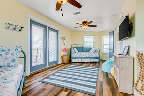 3 chambres, bureau, accès au Wi-Fi (inclus), literie fournie
