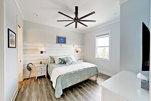 2 bedrooms, desk, free WiFi, bed sheets