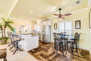 Fridge, microwave, stovetop, dishwasher