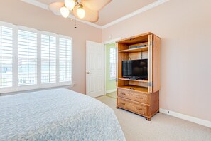 3 habitaciones, escritorio, wifi gratis y ropa de cama