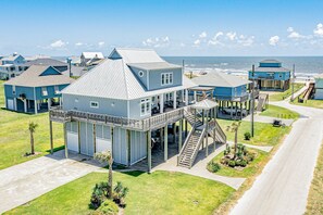 Exterior - Hot Tub 3BR Free Cancellation up to 14 Days l Ocean View l Cozy Interior (Crystal Beach)