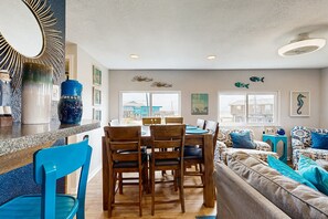 Interior - Ocean View l Free Cancellation l Pet-Friendly (Surfside Beach)