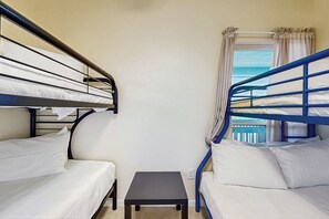 3 sovrum, skrivbord, strykjärn/strykbräda och gratis wi-fi