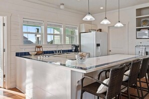 Fridge, microwave, oven, stovetop - Beachfront 3BR Free Cancellation up to 14 Days (Gilchrist)