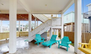 Property grounds - Retreat | Steps to the Beach | Large Deck | Family Fun (Crystal Beach)