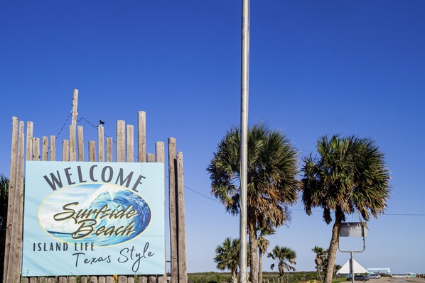 Miscellaneous - Prime | Beachfront | Beach Access | Sleeps 8 (Surfside Beach)