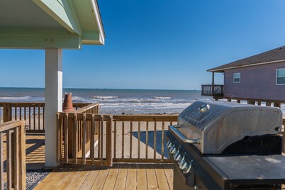 Prime | Beachfront | Beach Access | Sleeps 8