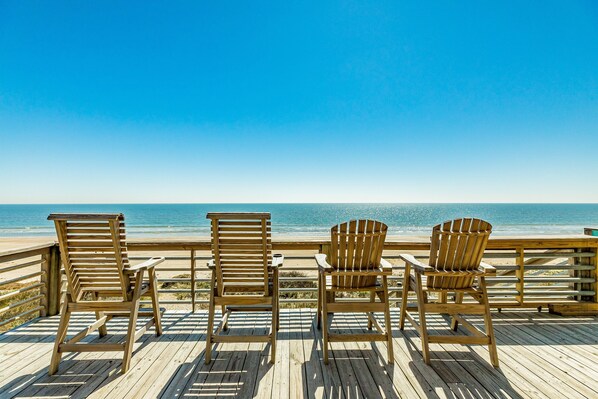 Property grounds - Private Beachfront 4BR | Spacious | Sleeps 16 (Gilchrist)