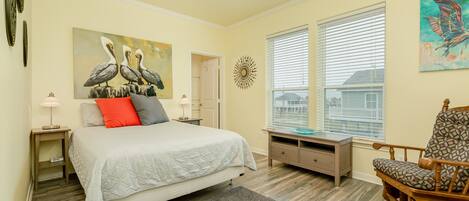 3 bedrooms, desk, free WiFi, bed sheets