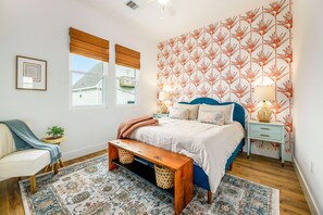 3 bedrooms, desk, free WiFi, bed sheets - Gorgeous & Modern 3BR | Steps to the Beach | Large Deck | Modern (Freeport)