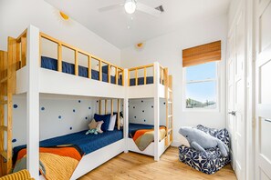 3 bedrooms, desk, iron/ironing board, free WiFi