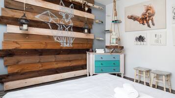 1 habitación, tabla de planchar con plancha, wifi y ropa de cama