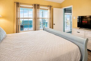 5 bedrooms, desk, free WiFi, bed sheets