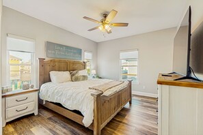 3 Schlafzimmer, Schreibtisch, kostenloses WLAN, Bettwäsche