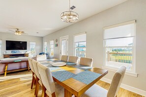 Dining - Haven | Gulf Views | Cargo Lift | Large Deck (Crystal Beach)