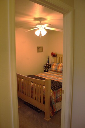 3 habitaciones, escritorio, tabla de planchar con plancha y wifi gratis 