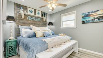 3 bedrooms, desk, iron/ironing board, free WiFi