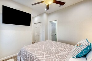 3 bedrooms, desk, free WiFi, bed sheets - Dream | Gulf Views | Large Deck | Sleeps 7 (Gilchrist)