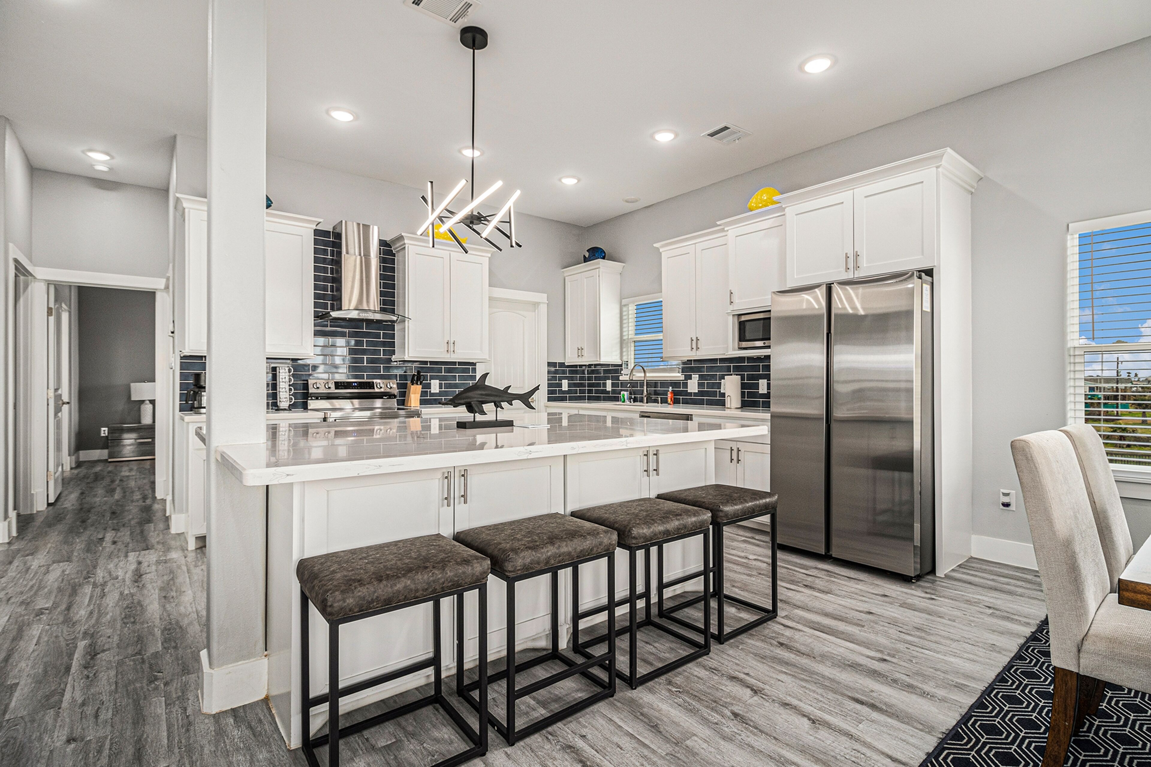 ثلاجة، ميكروويف، فرن، موقد طهي مسطح