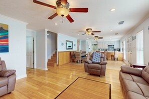 テレビ、DVD プレーヤー