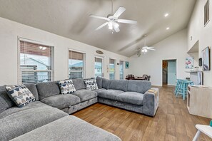 TV, DVD player - Steps to Beach 3BR Free Cancellation up to 14 Days l Pet-Friendly w/ Cozy Interior (Crystal Beach)