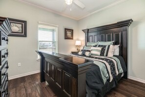 3 Schlafzimmer, Schreibtisch, kostenloses WLAN, Bettwäsche