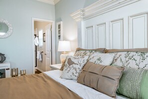3 bedrooms, desk, free WiFi, bed sheets
