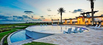 Luxury | Stunning Gulf Views | Pool | Elevator