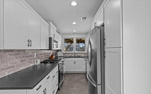 Mikroaaltouuni, uuni, liesi, astianpesukone