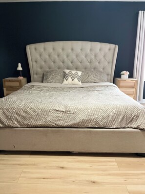 3 habitaciones, escritorio, tabla de planchar con plancha y wifi gratis 